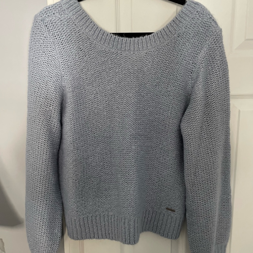 NWT blue cable knit soft v-back sweater